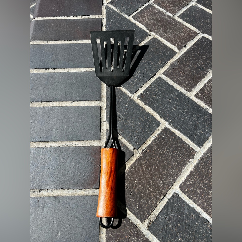 EUC BBQ Grill Long Spatula with Wooden Handle